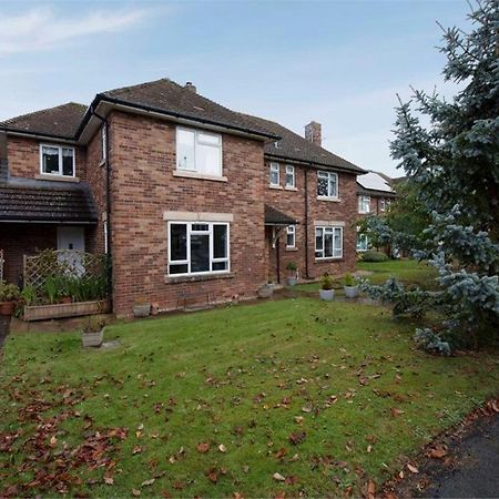 Near Chester, Hawarden Екстер'єр фото